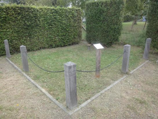 Aanduiding knekelveld op de begraafplaats van Strijland