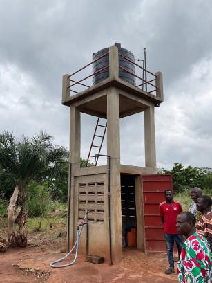 bouw van een waterput in Togo